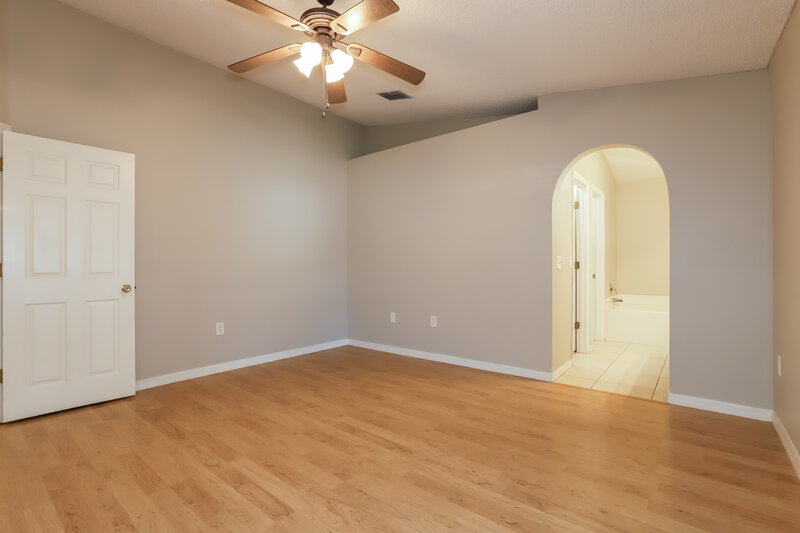 3,430/Mo, 12919 Parkington Dr Gibsonton, FL 33534 Living Room View