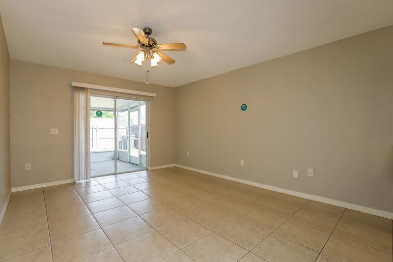3,430/Mo, 12919 Parkington Dr Gibsonton, FL 33534 Living Room View 2