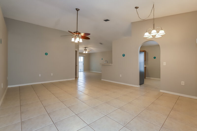 3,430/Mo, 12919 Parkington Dr Gibsonton, FL 33534 Dining Room View
