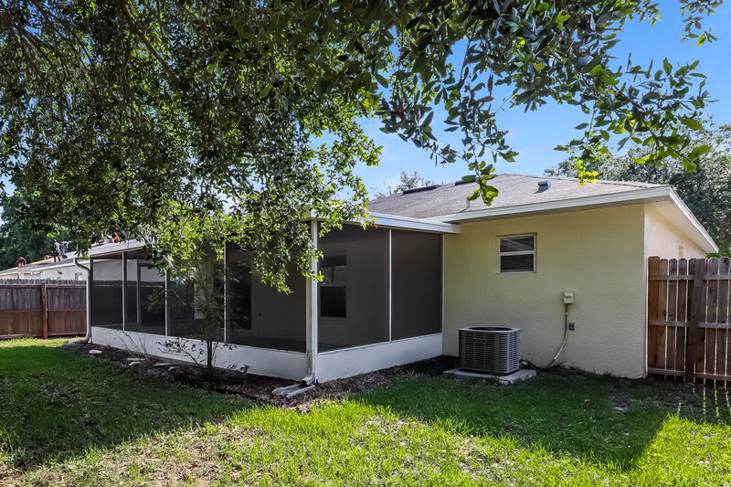 3,430/Mo, 12919 Parkington Dr Gibsonton, FL 33534 Rear View
