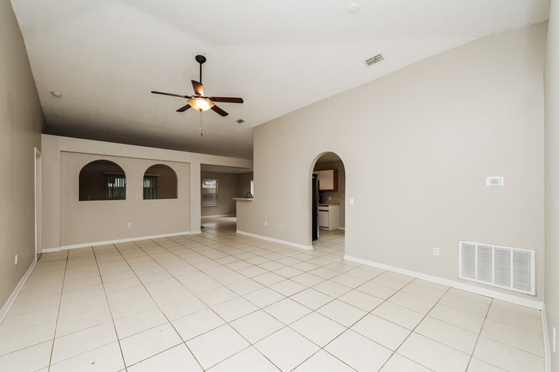 2,300/Mo, 12814 Lake Vista Dr Gibsonton, FL 33534 Living Room View
