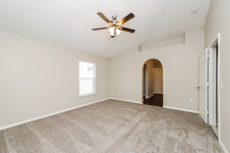 2,300/Mo, 12814 Lake Vista Dr Gibsonton, FL 33534 Main Bedroom View 2