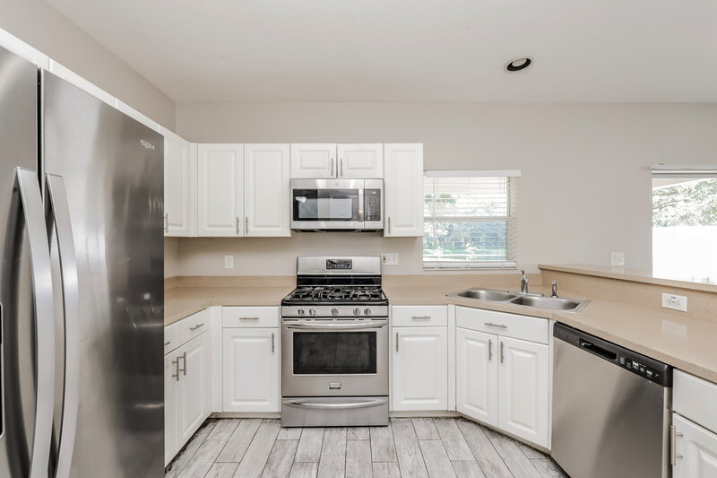 2,550/Mo, 8015 Terrace Ridge Dr Temple Terrace, FL 33637 Kitchen View