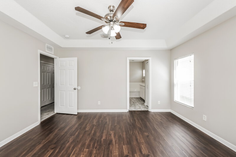 2,550/Mo, 8015 Terrace Ridge Dr Temple Terrace, FL 33637 Main Bedroom View 2