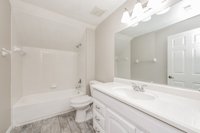2,550/Mo, 8015 Terrace Ridge Dr Temple Terrace, FL 33637 Bathroom View