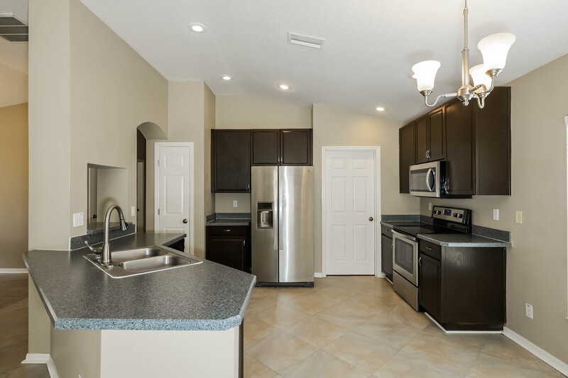 1,945/Mo, 11210 Summer Star Dr Riverview, FL 33579 Kitchen View