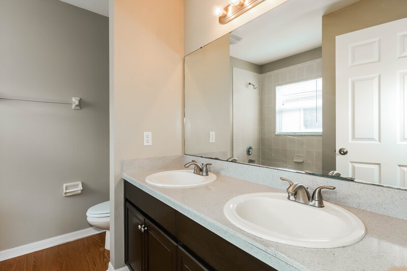 1,945/Mo, 11210 Summer Star Dr Riverview, FL 33579 Main Bathroom View