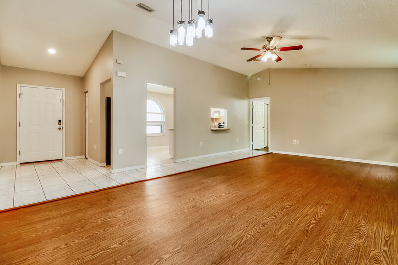 1,915/Mo, 8309 Royal Hart Dr New Port Richey, FL 34653 Living Room View
