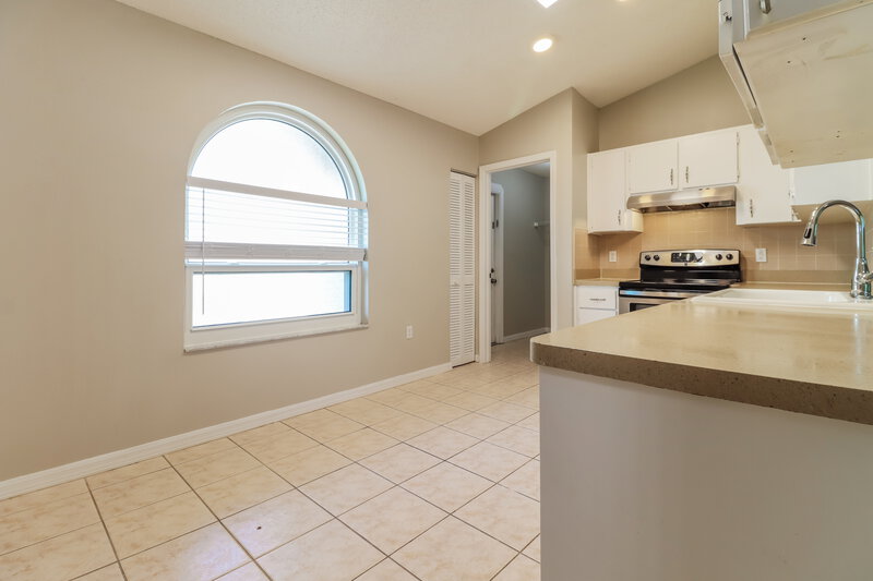 1,915/Mo, 8309 Royal Hart Dr New Port Richey, FL 34653 Kitchen View