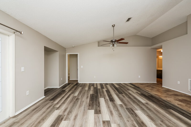 2,255/Mo, 1222 Cressford Pl Brandon, FL 33511 Living Room View 3