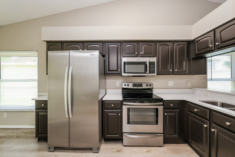 2,255/Mo, 1222 Cressford Pl Brandon, FL 33511 Kitchen View