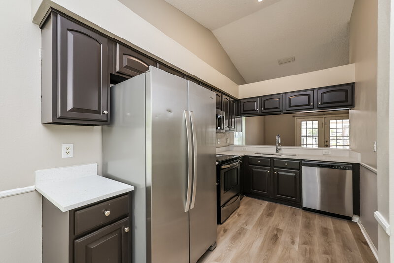 2,255/Mo, 1222 Cressford Pl Brandon, FL 33511 Kitchen View 2