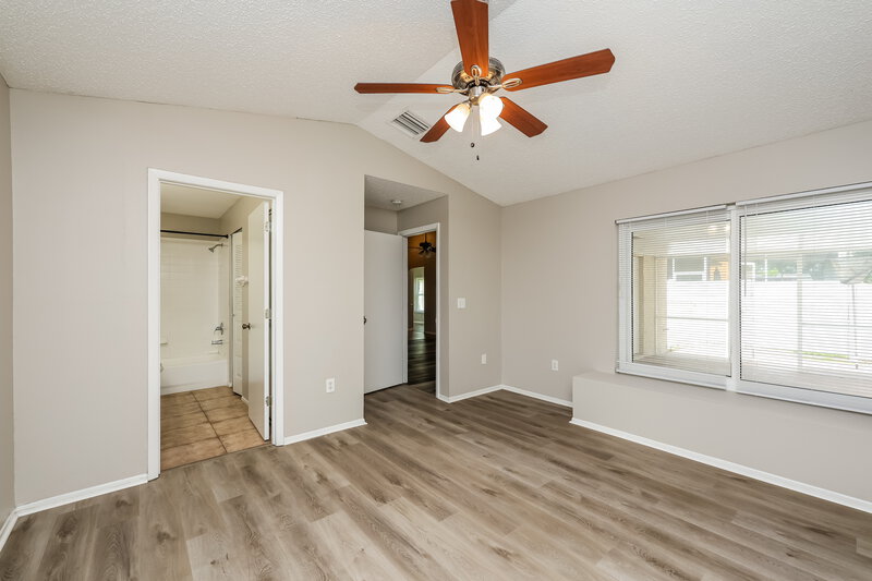 2,255/Mo, 1222 Cressford Pl Brandon, FL 33511 Main Bedroom View 2