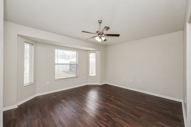 2,000/Mo, 1533 Marsh Wood Dr Seffner, FL 33584 Main Bedroom View