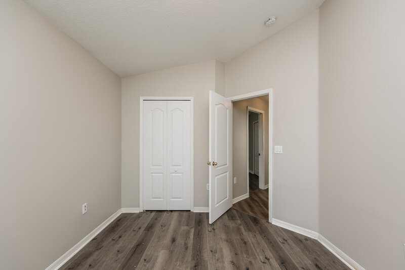 2,000/Mo, 1533 Marsh Wood Dr Seffner, FL 33584 Bedroom View 4