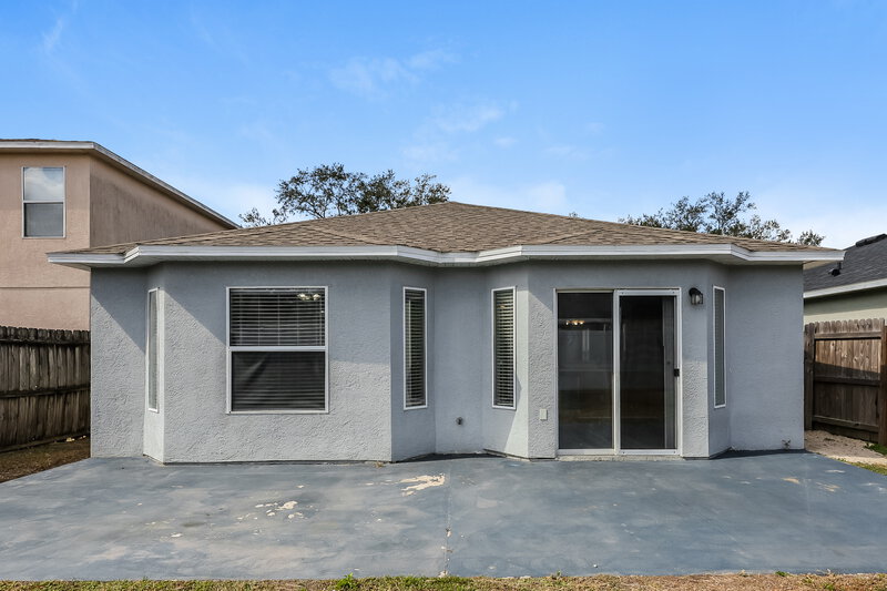 2,000/Mo, 1533 Marsh Wood Dr Seffner, FL 33584 Rear View