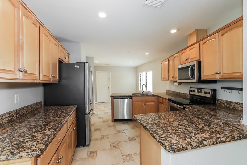 3,760/Mo, 16130 Gardendale Dr Tampa, FL 33624 Kitchen View