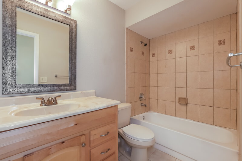 3,760/Mo, 16130 Gardendale Dr Tampa, FL 33624 Bathroom View