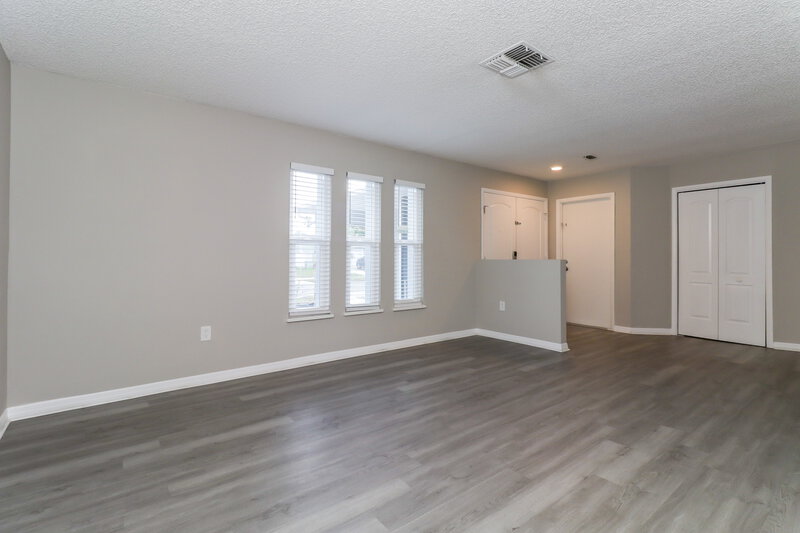 2,095/Mo, 12909 Walnut Tree Ln Hudson, FL 34669 Living Room View