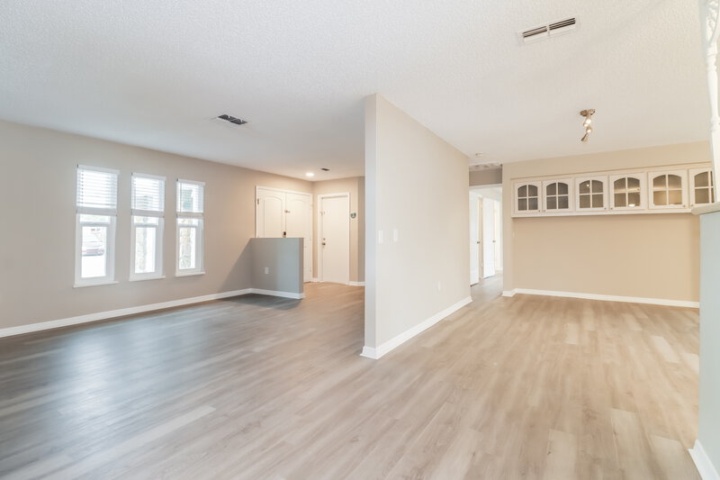 2,150/Mo, 12909 Walnut Tree Ln Hudson, FL 34669 Dining Room View 2