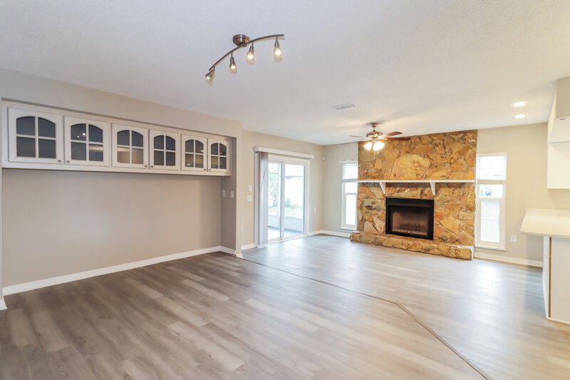 2,150/Mo, 12909 Walnut Tree Ln Hudson, FL 34669 Family Room View