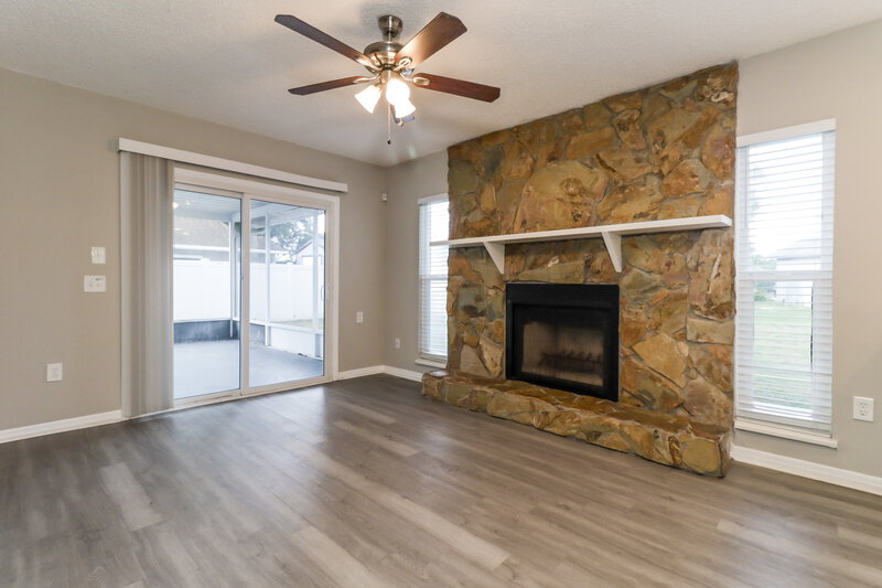 2,095/Mo, 12909 Walnut Tree Ln Hudson, FL 34669 Family Room View