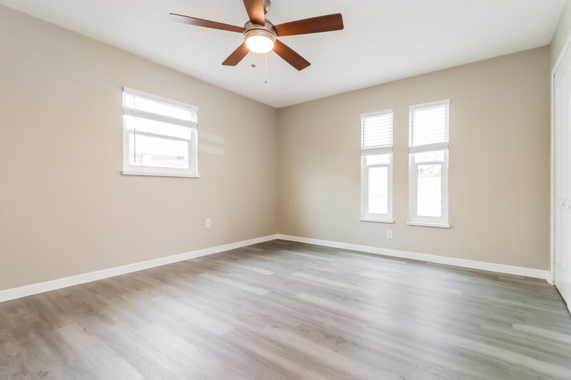 2,150/Mo, 12909 Walnut Tree Ln Hudson, FL 34669 Bedroom View