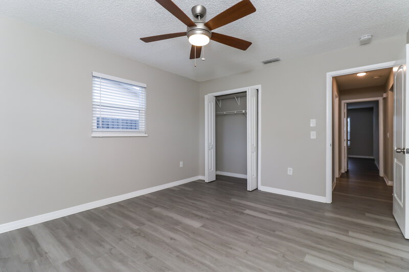 2,095/Mo, 12909 Walnut Tree Ln Hudson, FL 34669 Main Bedroom View