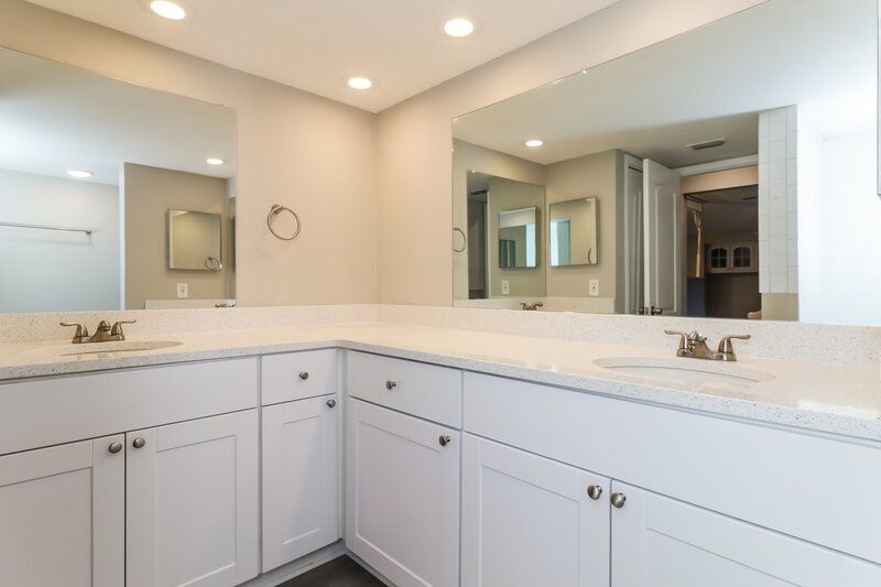 2,095/Mo, 12909 Walnut Tree Ln Hudson, FL 34669 Main Bathroom View