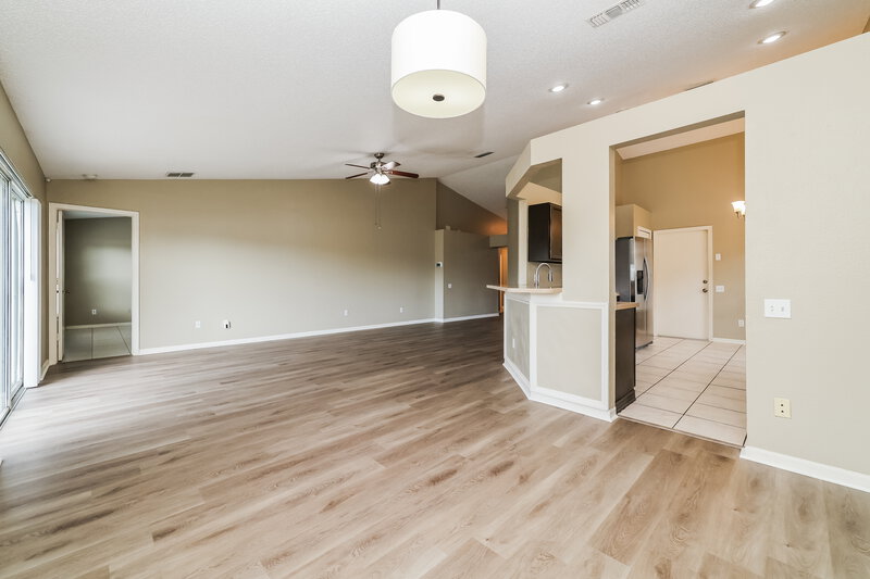 2,250/Mo, 12515 Midpointe Dr Riverview, FL 33578 Dining Room View