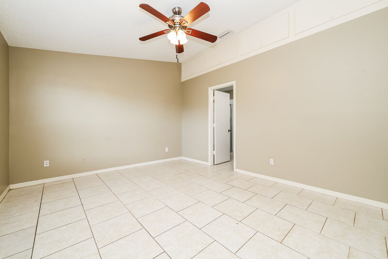 2,250/Mo, 12515 Midpointe Dr Riverview, FL 33578 Main Bedroom View