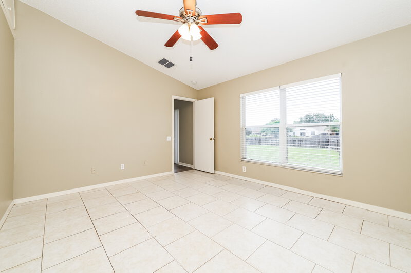 2,250/Mo, 12515 Midpointe Dr Riverview, FL 33578 Main Bedroom View 2