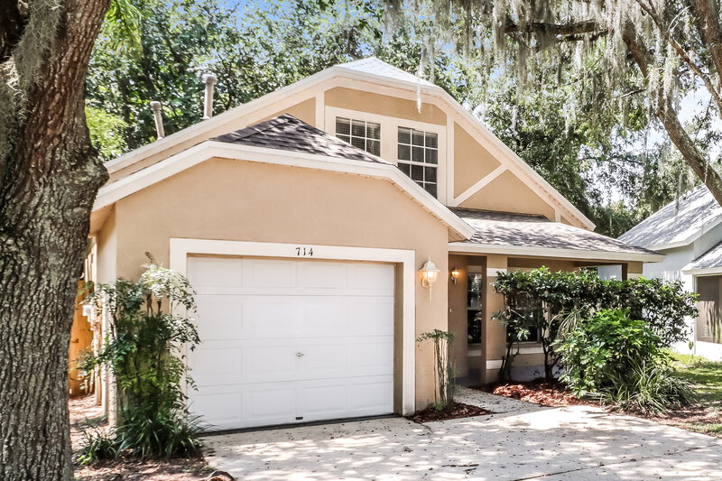 2,080/Mo, 714 Cape Cod Cir Valrico, FL 33594 Front View