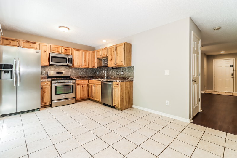 2,080/Mo, 714 Cape Cod Cir Valrico, FL 33594 Kitchen View