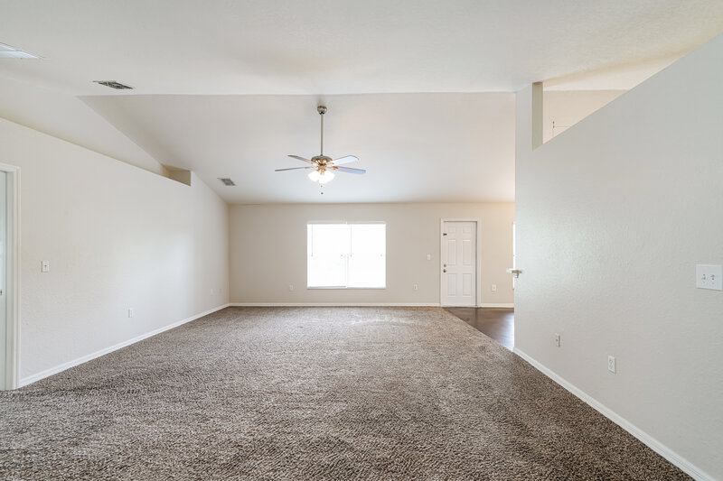 1,960/Mo, 6727 Krenson Oaks Cir Lakeland, FL 33810 Living Room View