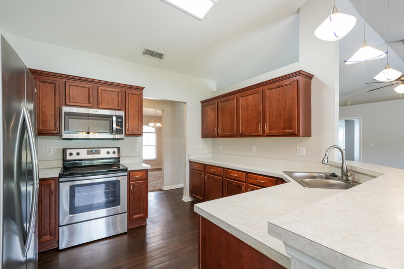 1,960/Mo, 6727 Krenson Oaks Cir Lakeland, FL 33810 Kitchen View