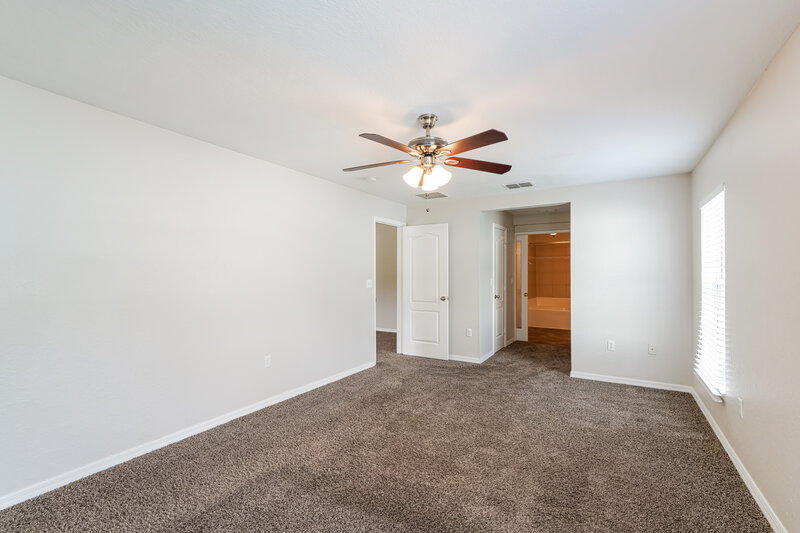 1,960/Mo, 6727 Krenson Oaks Cir Lakeland, FL 33810 Main Bedroom View 2