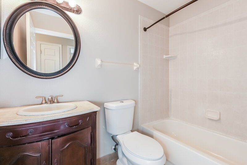 2,120/Mo, 4711 Ramshead Dr Valrico, FL 33594 Bathroom View