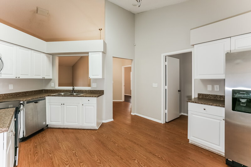 2,165/Mo, 11715 Lynmoor Dr Riverview, FL 33579 Kitchen View