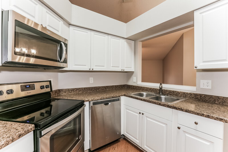 2,165/Mo, 11715 Lynmoor Dr Riverview, FL 33579 Kitchen View 2