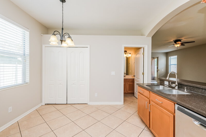 2,350/Mo, 8513 Deer Chase Dr Riverview, FL 33578 Kitchen View