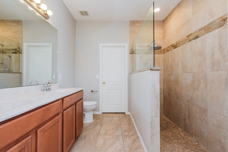2,350/Mo, 8513 Deer Chase Dr Riverview, FL 33578 Main Bathroom View