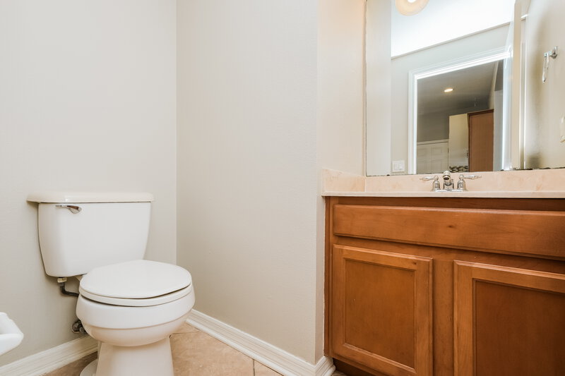 2,350/Mo, 8513 Deer Chase Dr Riverview, FL 33578 Bathroom View 2