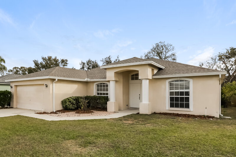 2,185/Mo, 3232 Merlot Dr (2) Lakeland, FL 33811 Front View