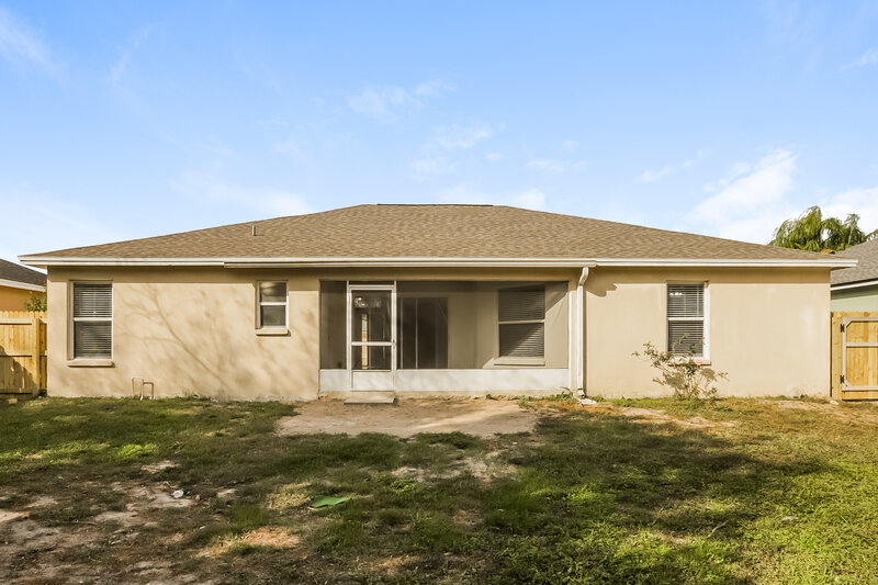 2,185/Mo, 3232 Merlot Dr (2) Lakeland, FL 33811 Rear View