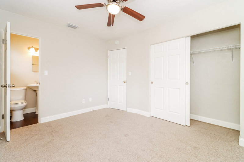 2,160/Mo, 3608 Sunfish Drive Se Saint Petersburg, FL 33705 Main Bedroom View