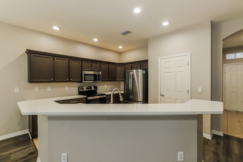 2,050/Mo, 1218 SUMMERGATE DR Valrico, FL 33594 Kitchen View 2