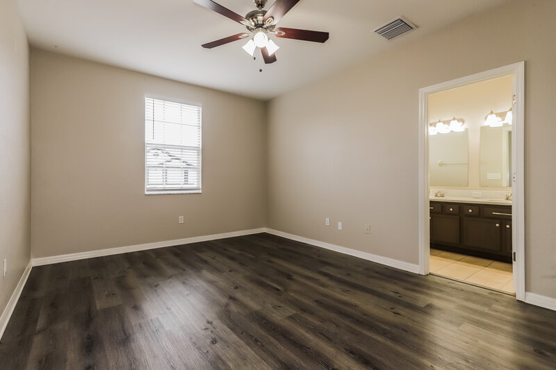 2,050/Mo, 1218 SUMMERGATE DR Valrico, FL 33594 Main Bedroom View