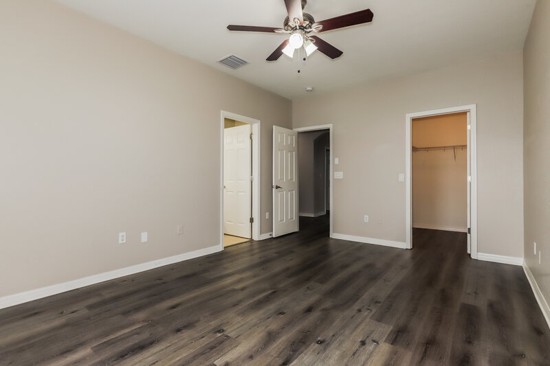 2,050/Mo, 1218 SUMMERGATE DR Valrico, FL 33594 Main Bedroom View 2
