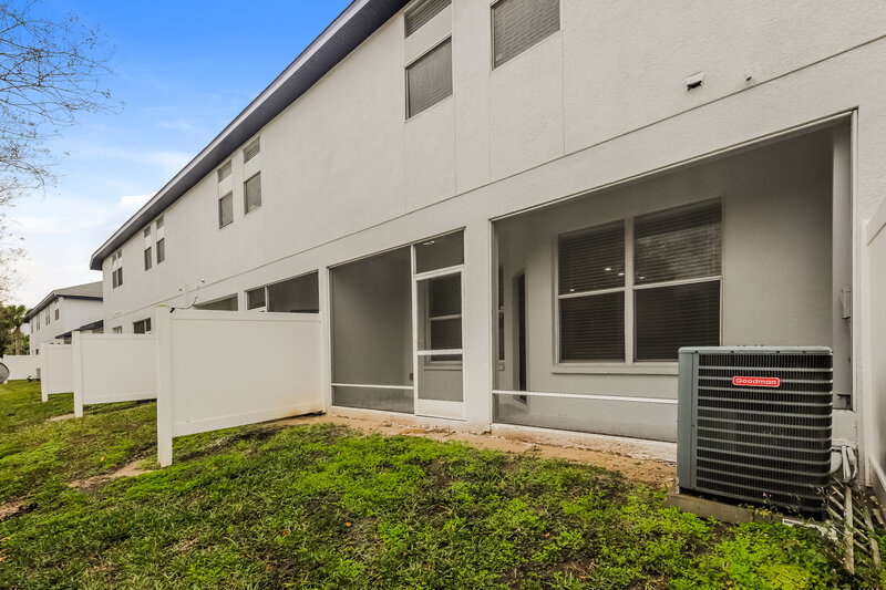 2,050/Mo, 1218 SUMMERGATE DR Valrico, FL 33594 Rear View